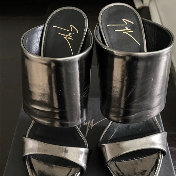 Giuseppe Zanotti slip on heels. Very comfortable and supportive. - Picture 2 of 2